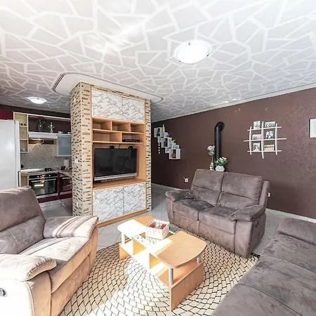 Pasko With Private Pool Apartman