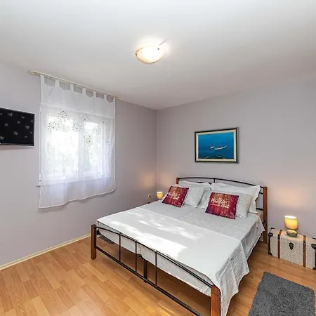 Pasko With Private Pool Apartman