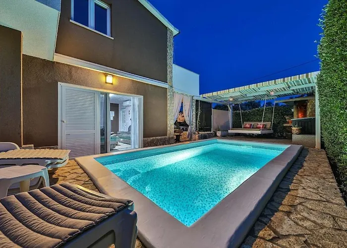 Pasko With Private Pool アパート *